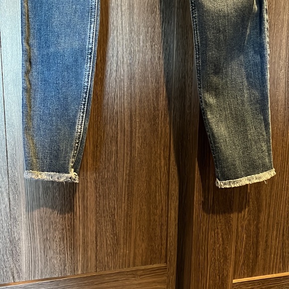 Hollister Curvy High-Rise Super Skinny Jeans 25x26 - Picture 2 of 5